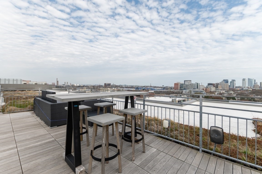 9 Medford St # 4 Unit: PH 4
