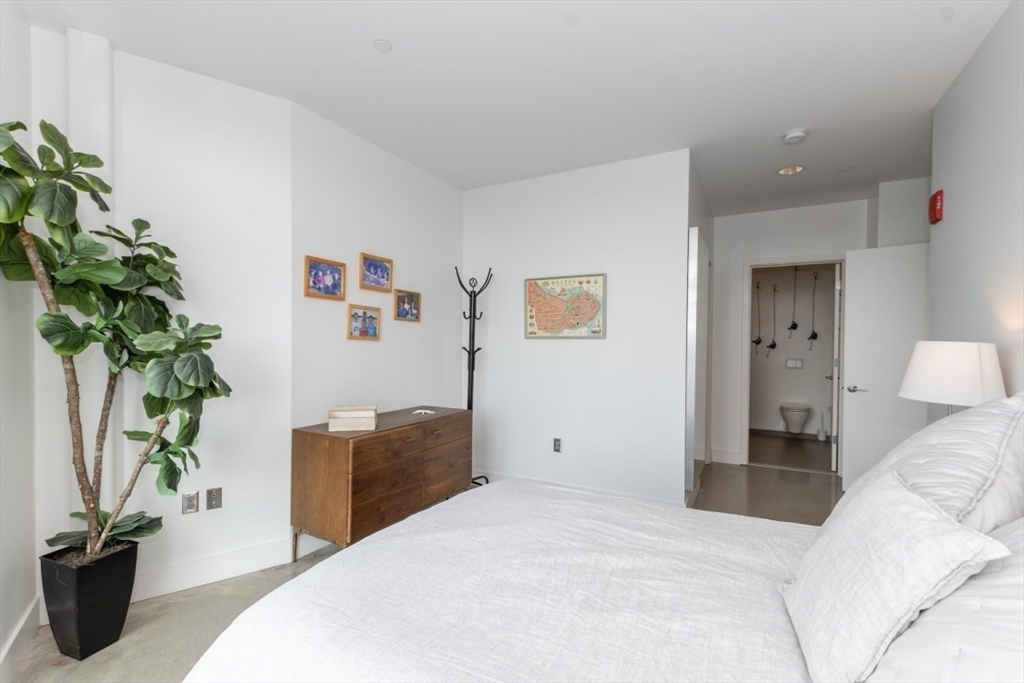 9 Medford St # 4 Unit: PH 4