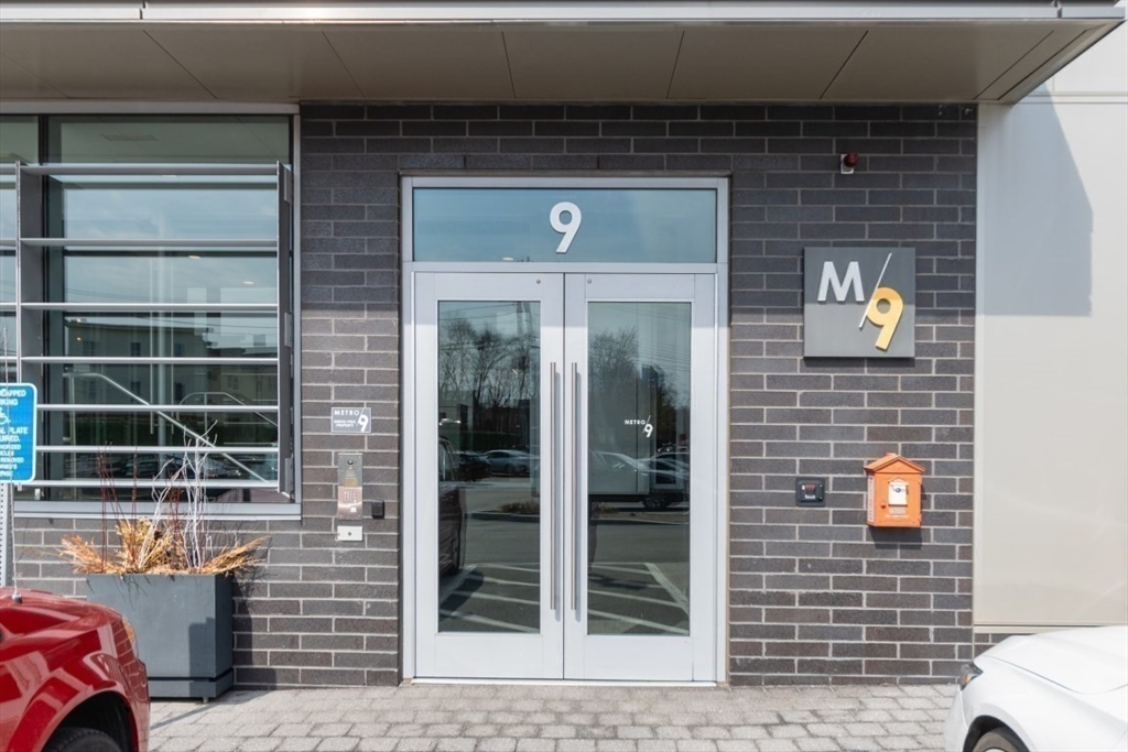 9 Medford St # 4 Unit: PH 4