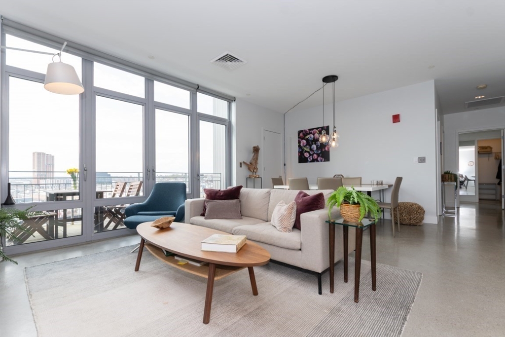 9 Medford St # 4 Unit: PH 4