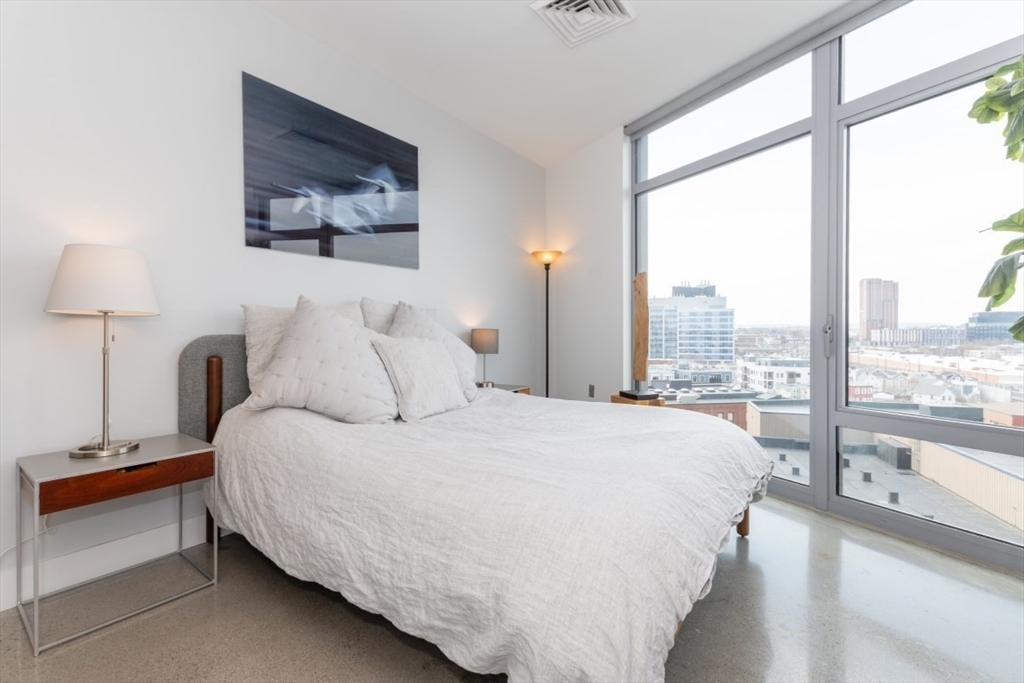 9 Medford St # 4 Unit: PH 4