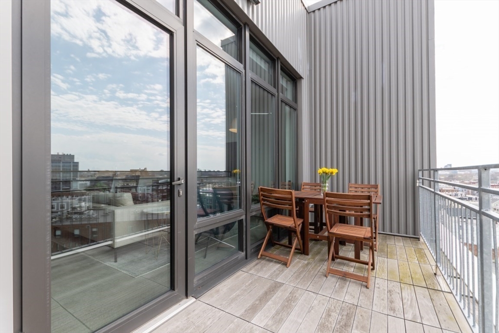 9 Medford St # 4 Unit: PH 4