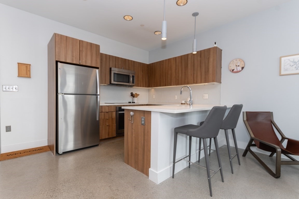 9 Medford St # 4 Unit: PH 4