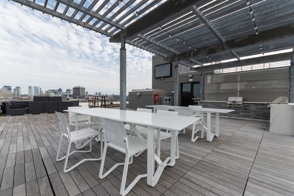 9 Medford St # 4 Unit: PH 4