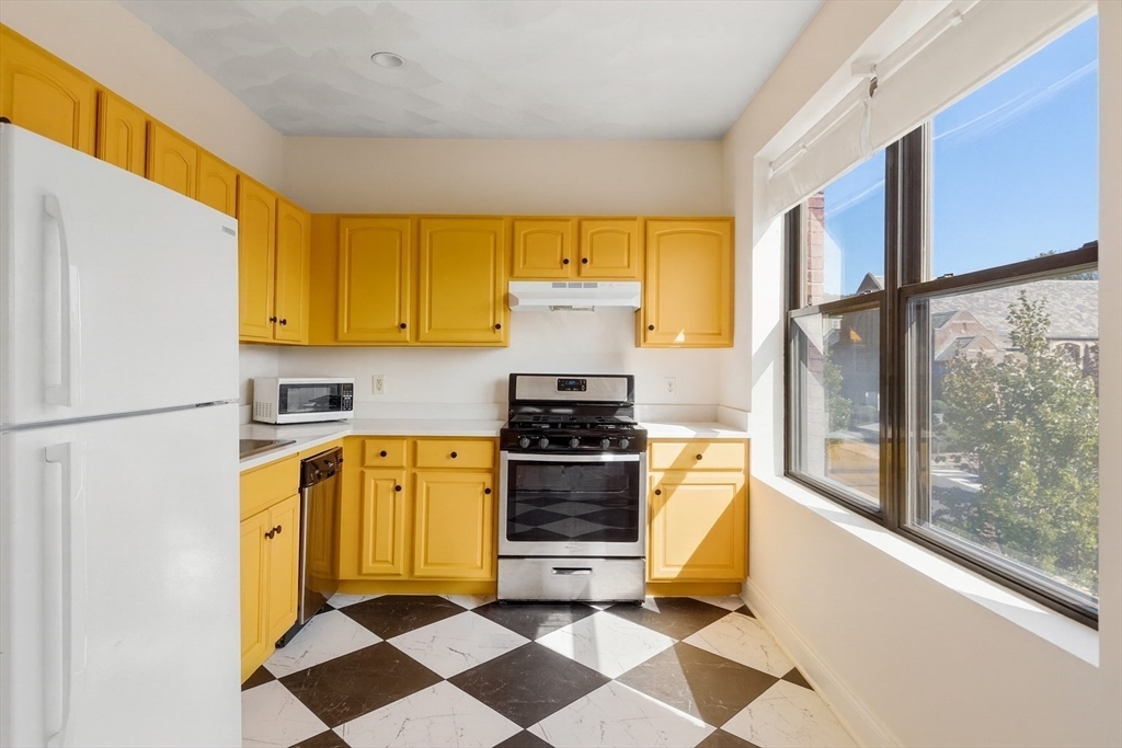 550 Main Street # 6