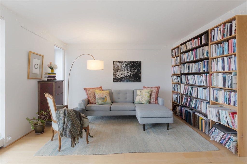 29 Concord Ave # 715