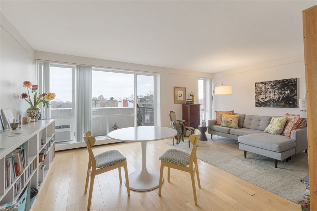 29 Concord Ave # 715