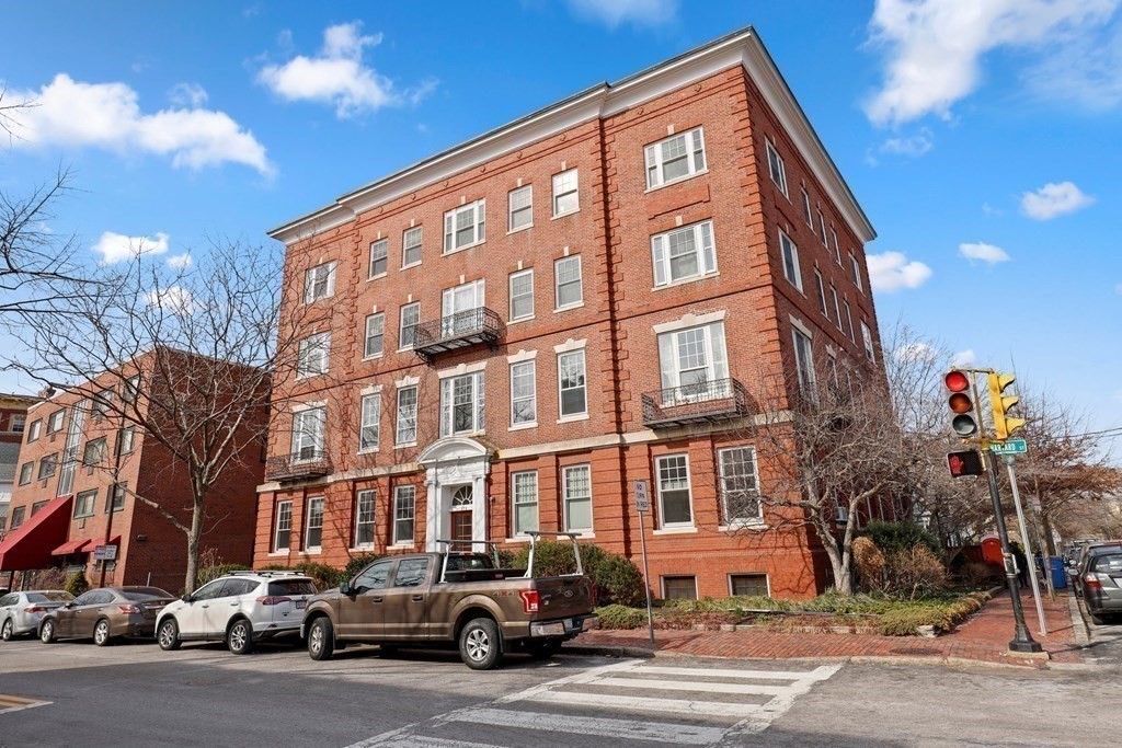 371 Harvard Street # 4B