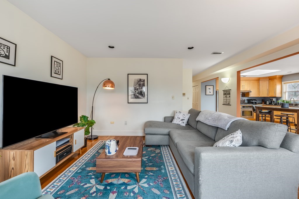 28 Surrey Street # 3