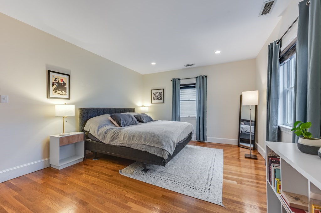 28 Surrey Street # 3