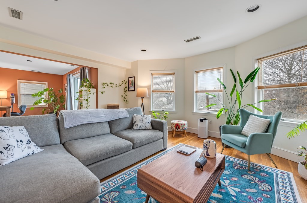 28 Surrey Street # 3