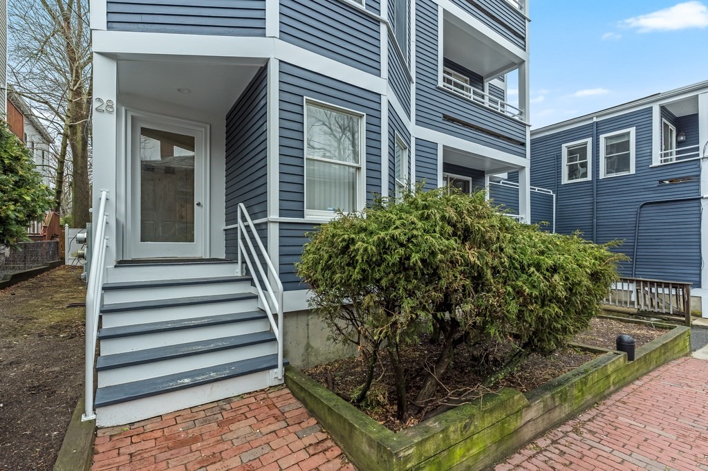 28 Surrey Street # 3