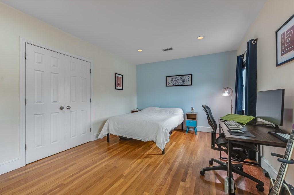 28 Surrey Street # 3