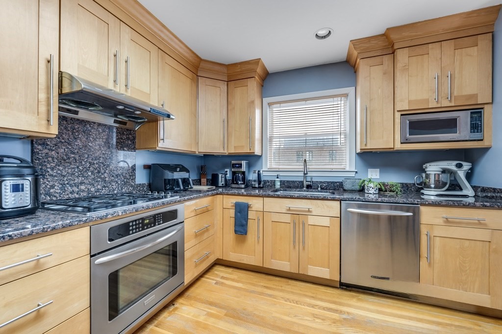 28 Surrey Street # 3