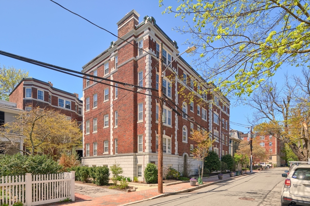 41 Bowdoin Street # 28