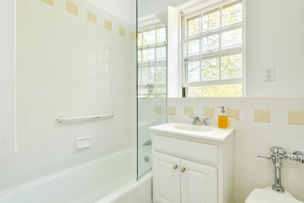 41 Bowdoin Street # 28