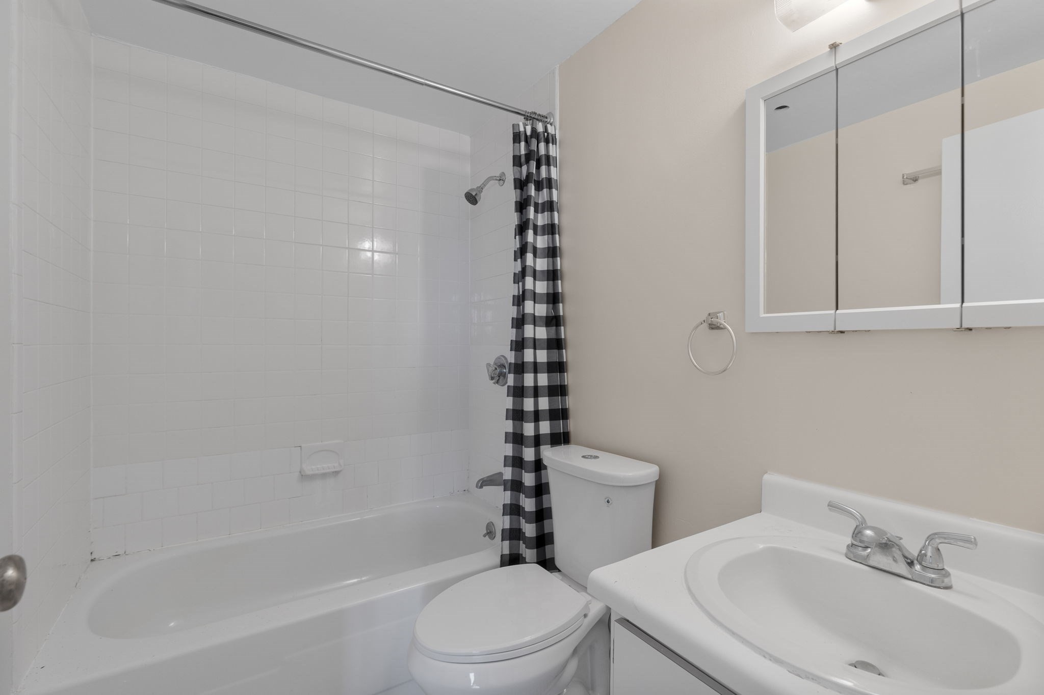 1105 Massachusetts Ave # 9D