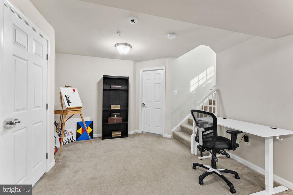 9028 Carthage Ct
