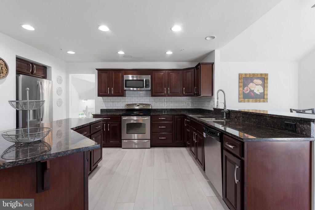 9028 Carthage Ct