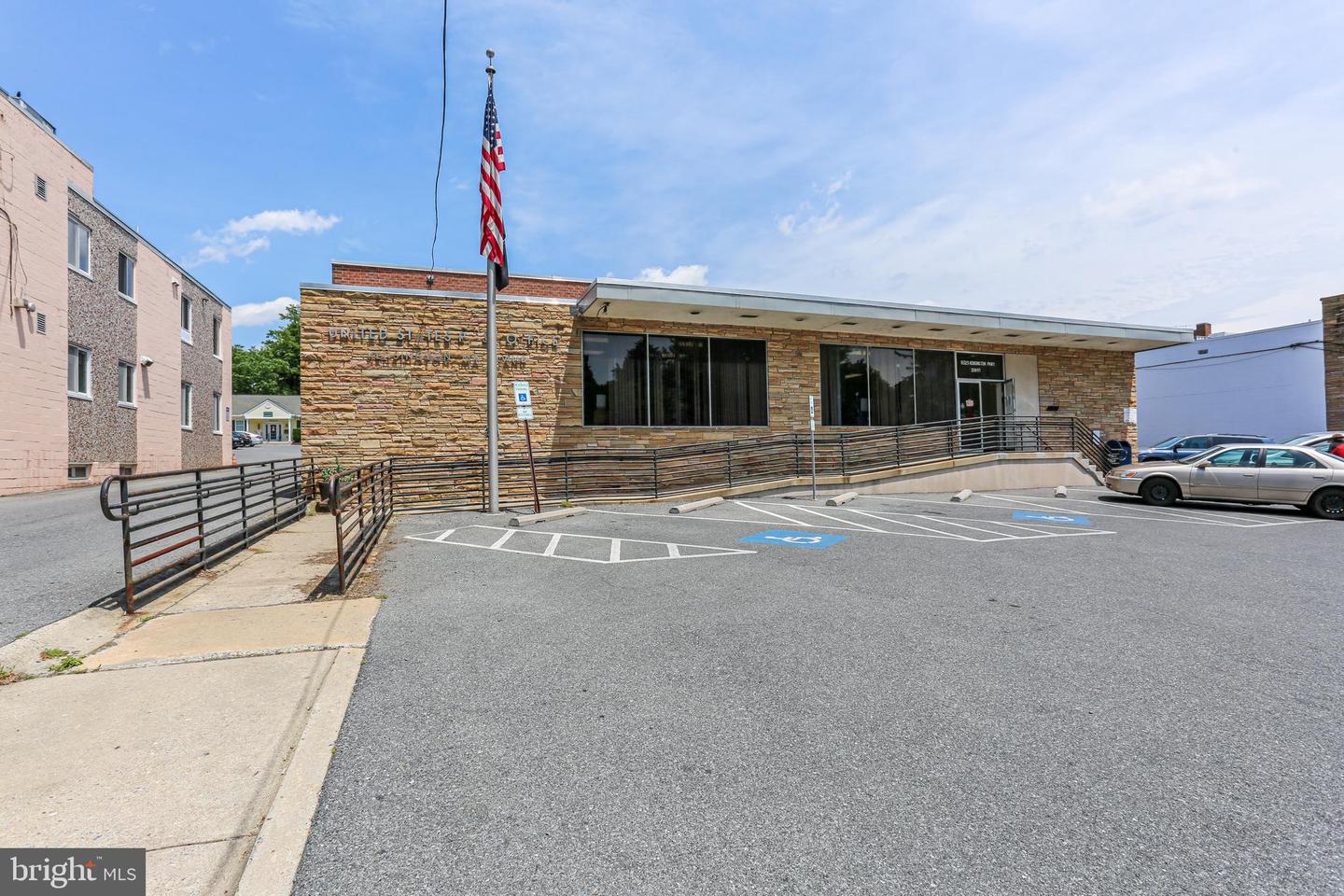 10006 CRESTWOOD ROAD