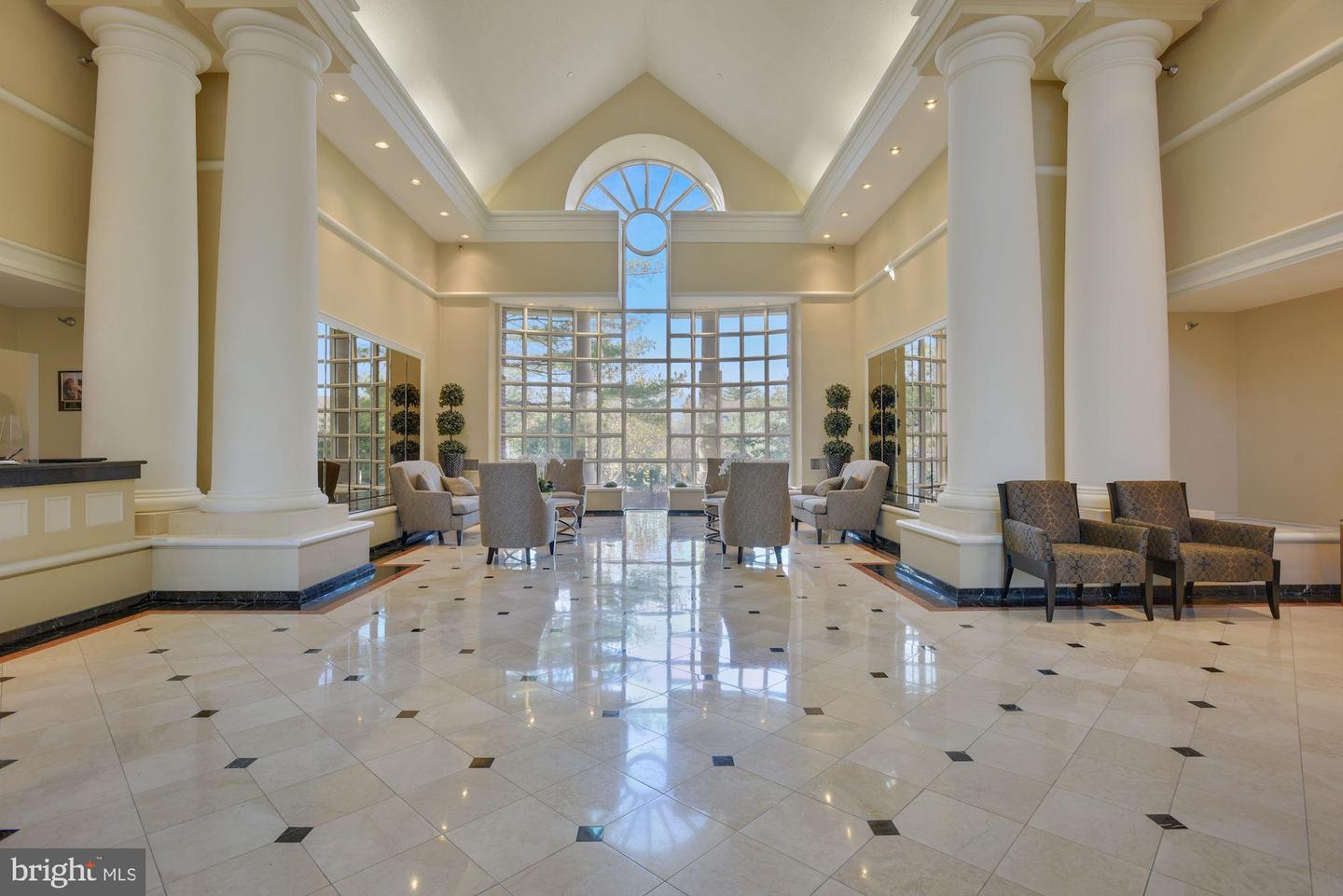 5800 NICHOLSON LANE Unit: 1-508