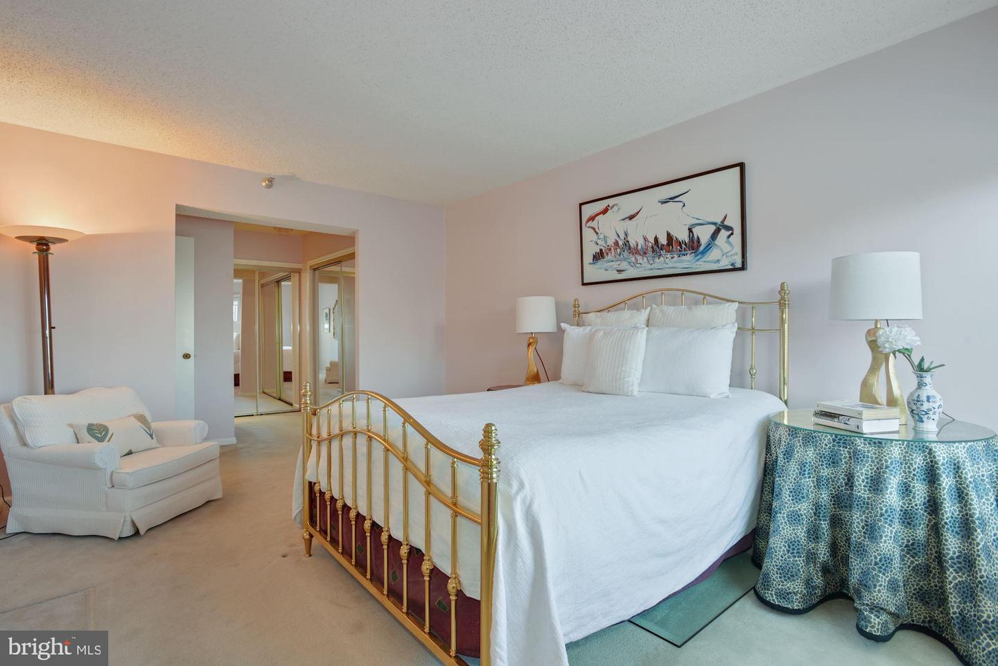 5800 NICHOLSON LANE Unit: 1-508