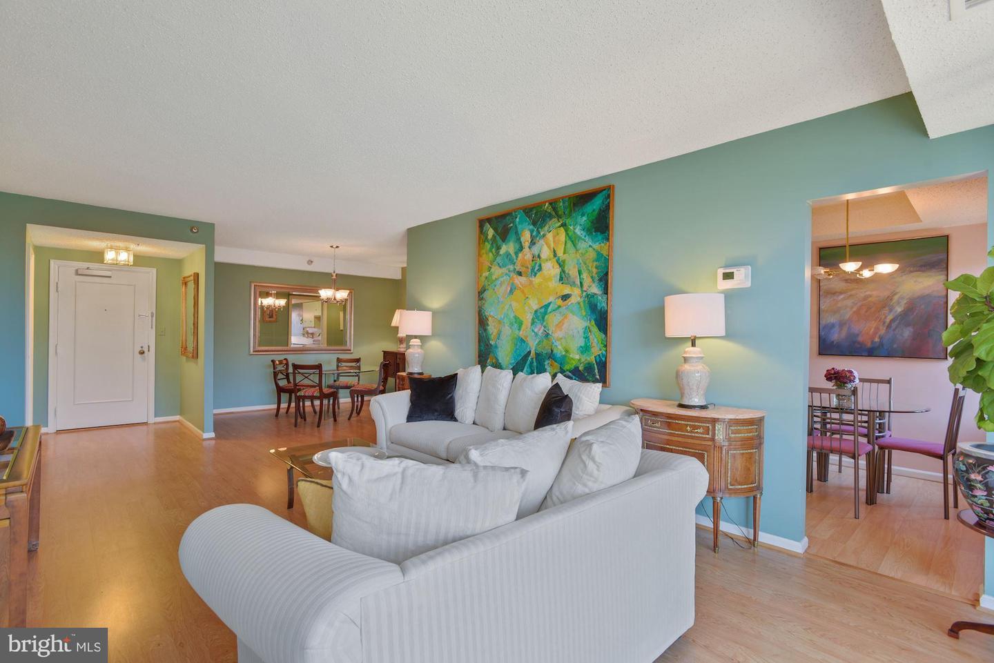 5800 NICHOLSON LANE Unit: 1-508
