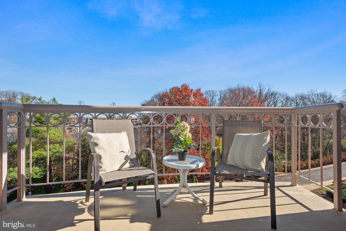 5800 NICHOLSON LANE Unit: 1-508
