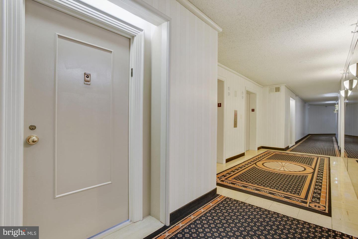5800 NICHOLSON LANE Unit: 1-508