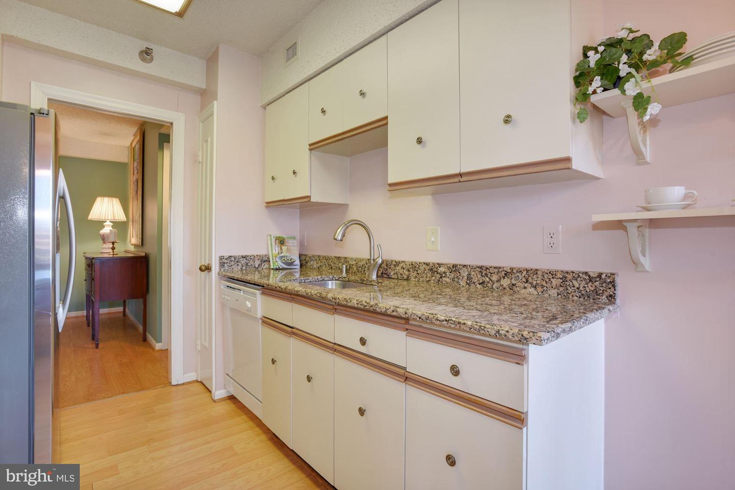 5800 NICHOLSON LANE Unit: 1-508