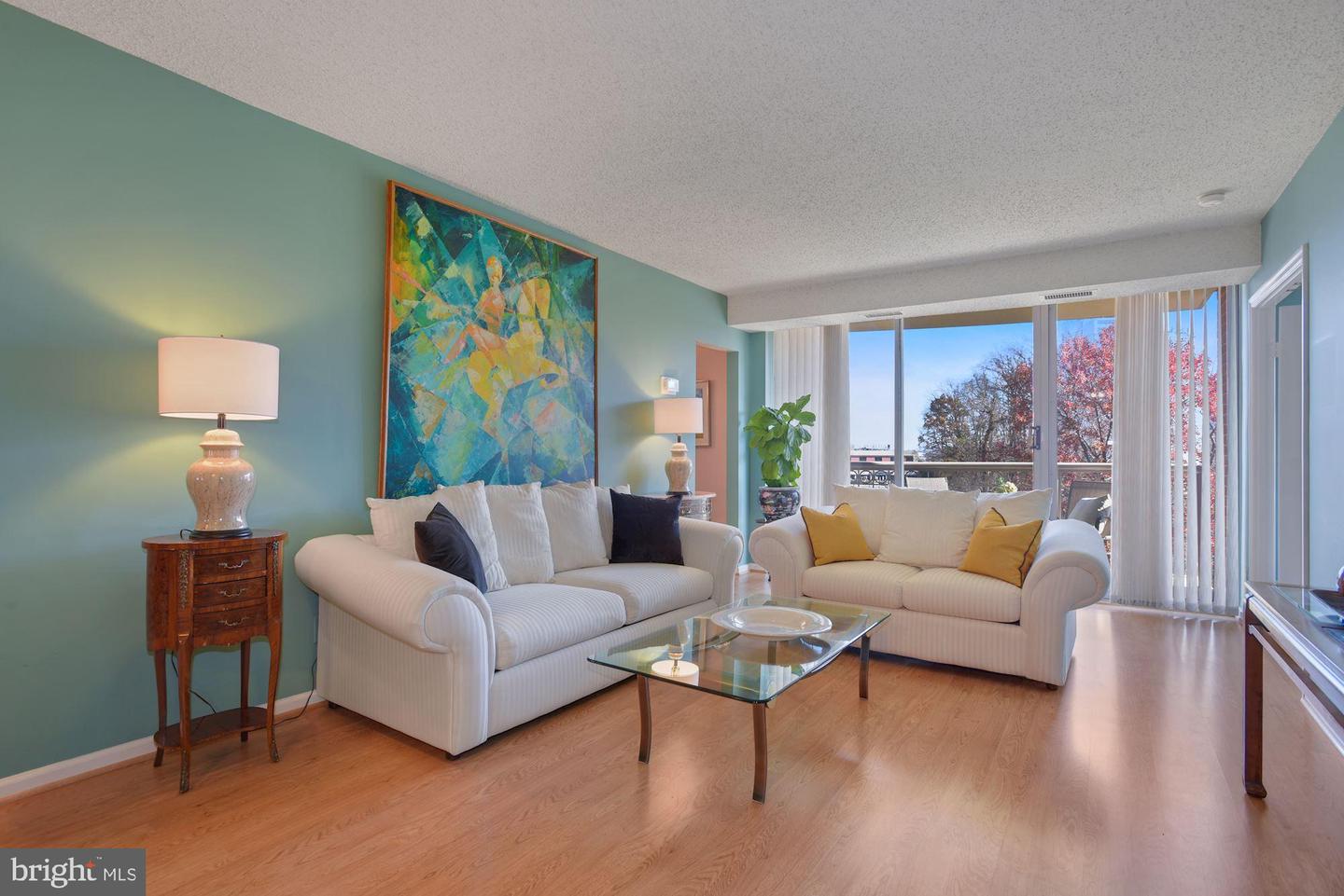 5800 NICHOLSON LANE Unit: 1-508