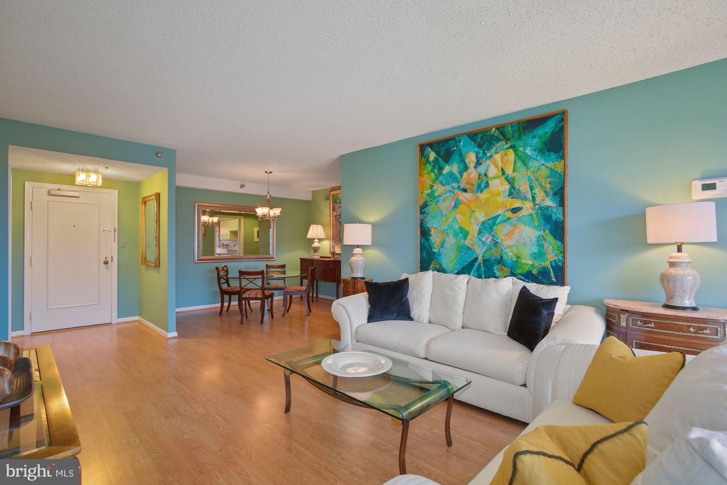 5800 NICHOLSON LANE Unit: 1-508