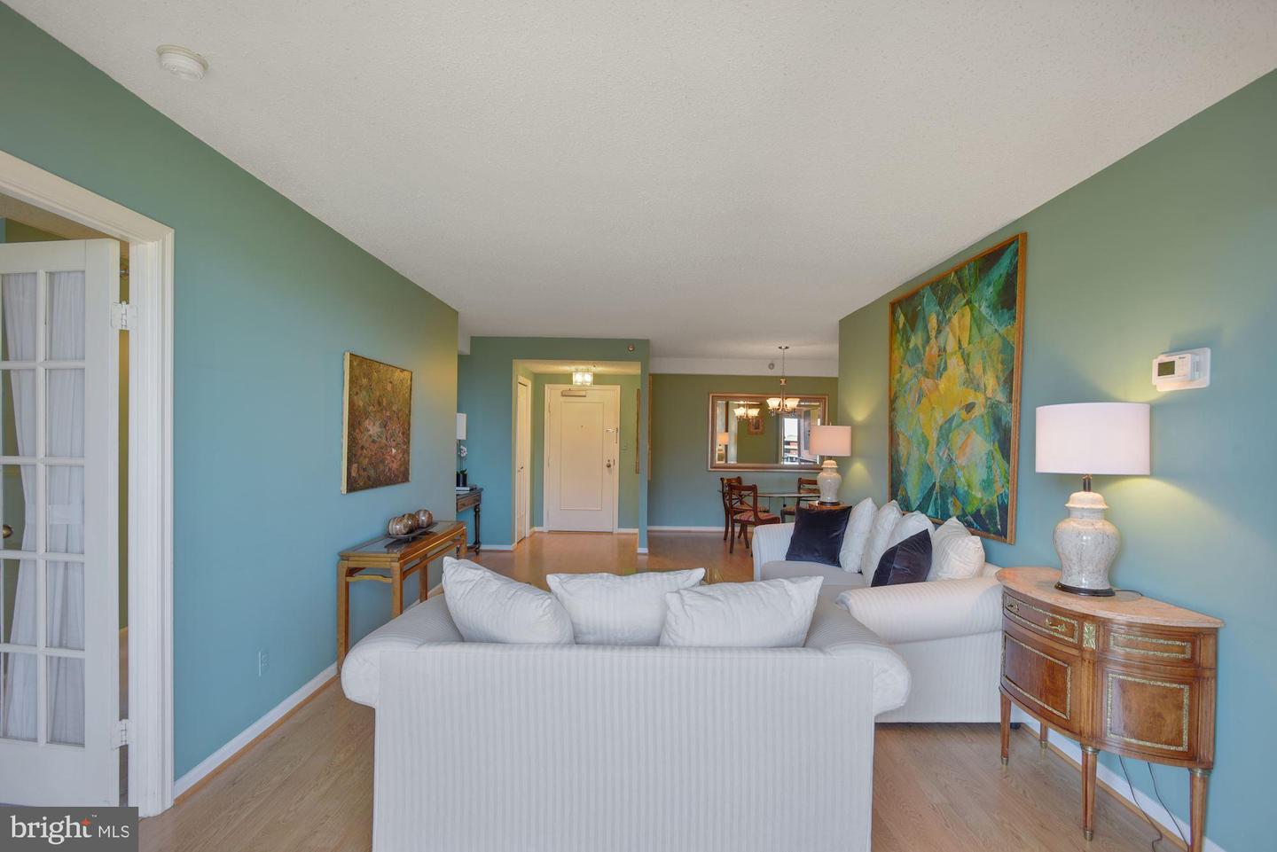 5800 NICHOLSON LANE Unit: 1-508