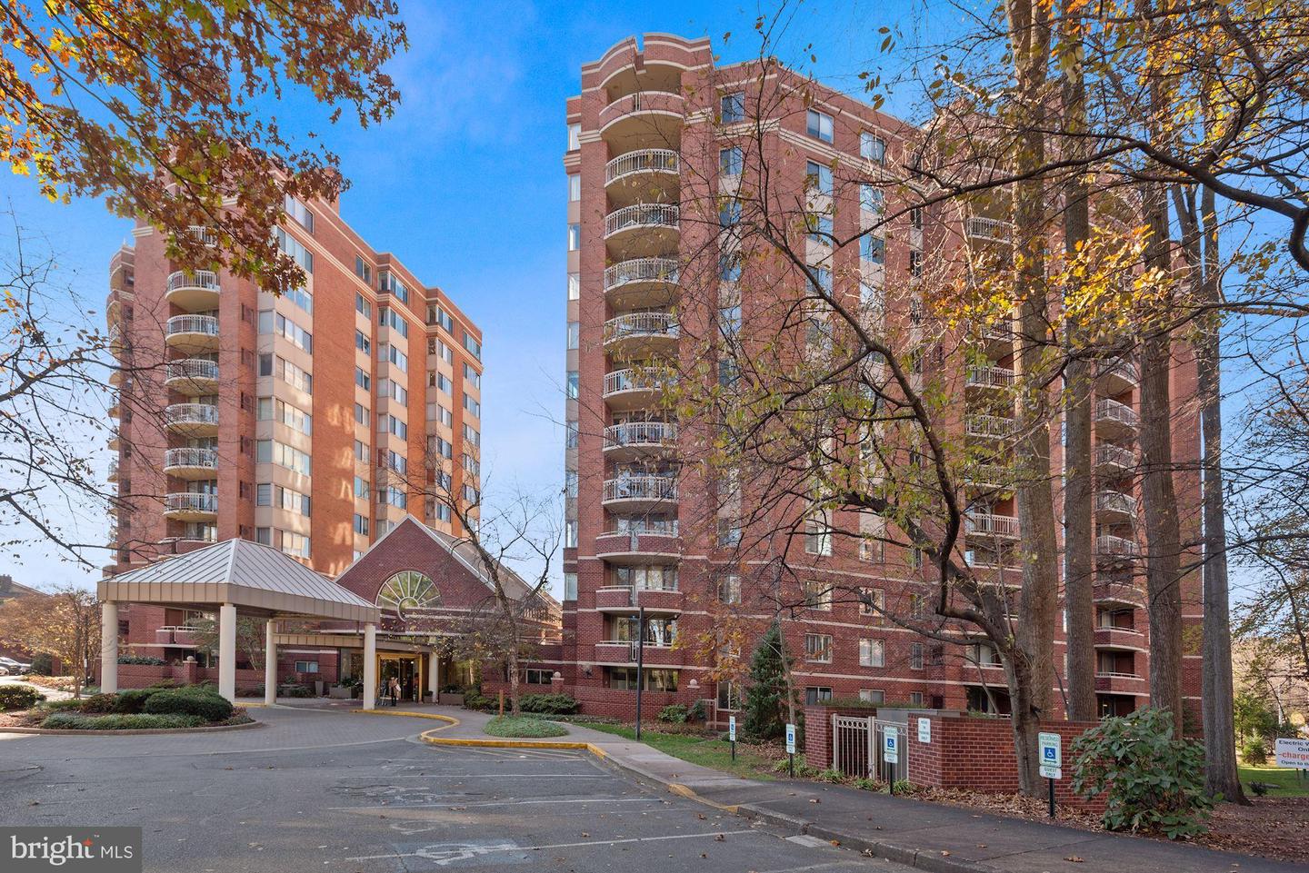 5800 NICHOLSON LANE Unit: 1-508
