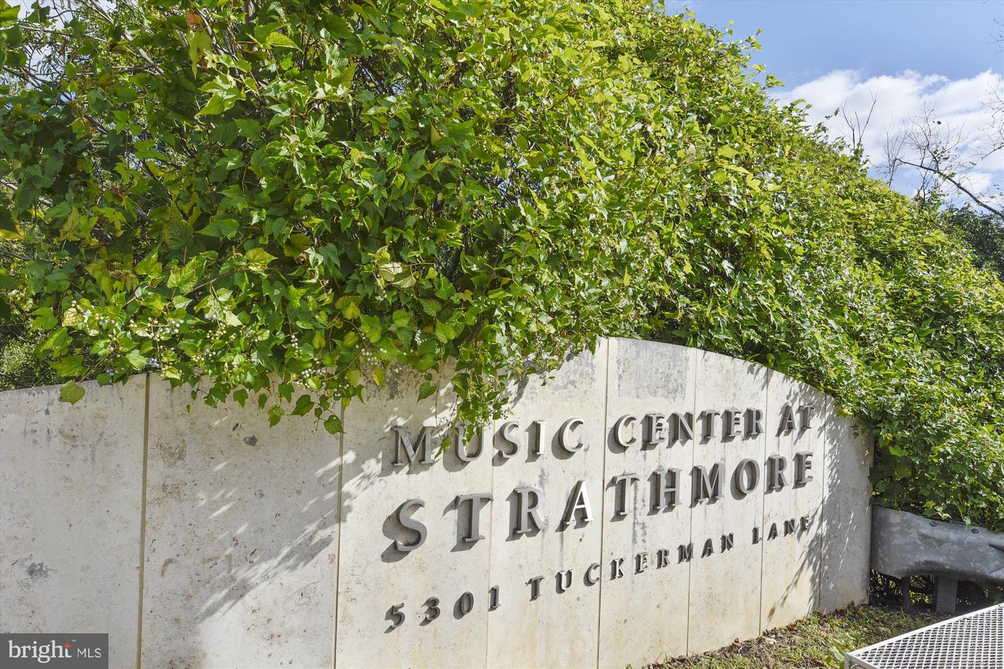 5800 NICHOLSON LANE Unit: 1-508