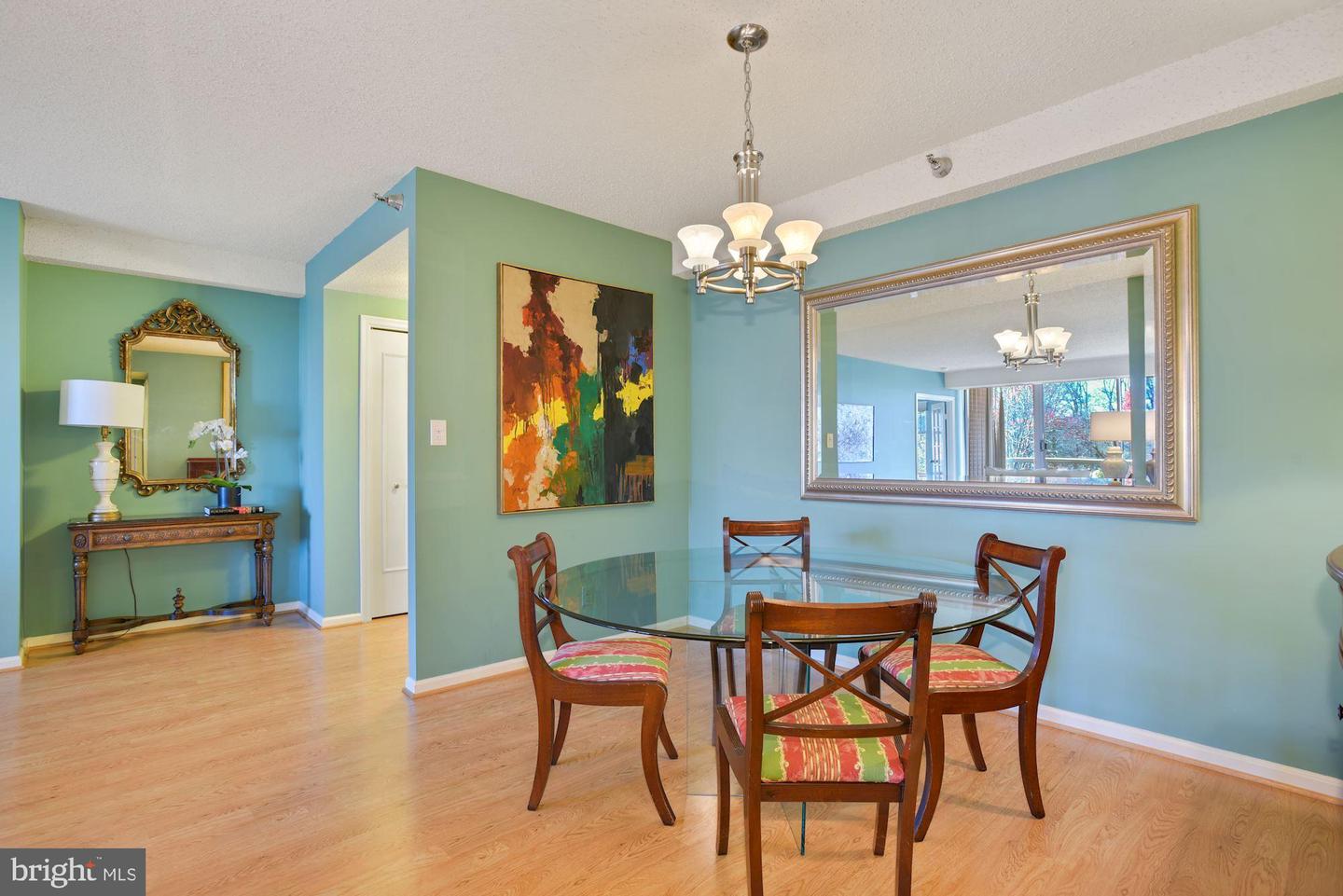 5800 NICHOLSON LANE Unit: 1-508