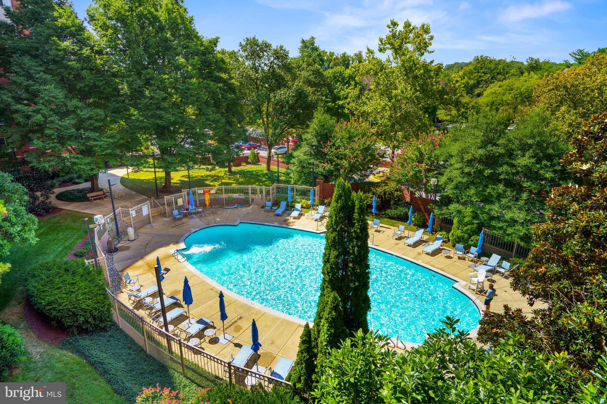 5802 Nicholson LANE Unit: 2-306