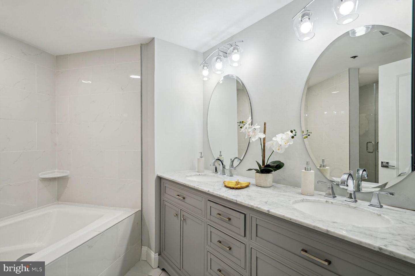 5802 Nicholson LANE Unit: 2-306