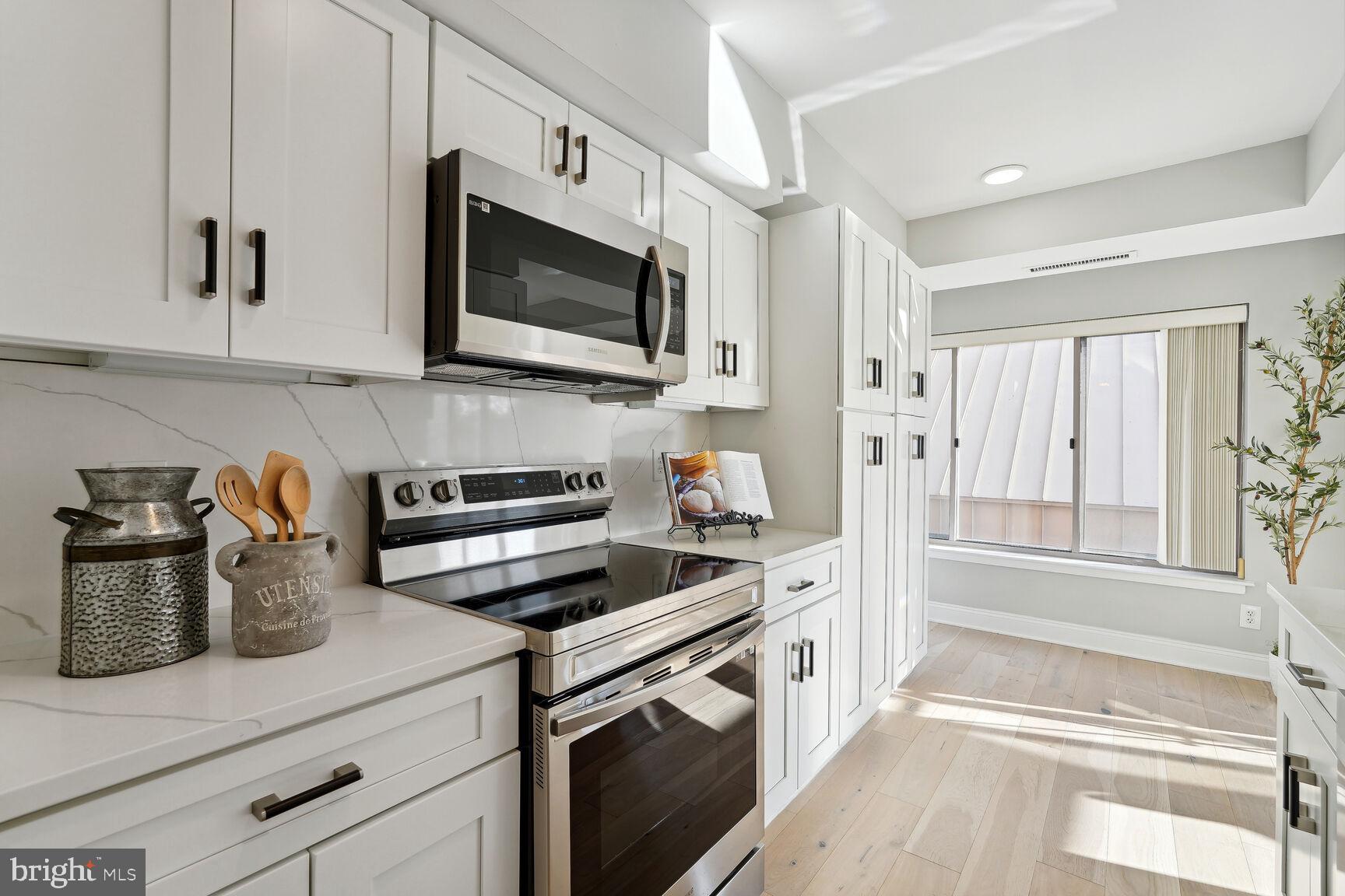 5802 Nicholson LANE Unit: 2-306