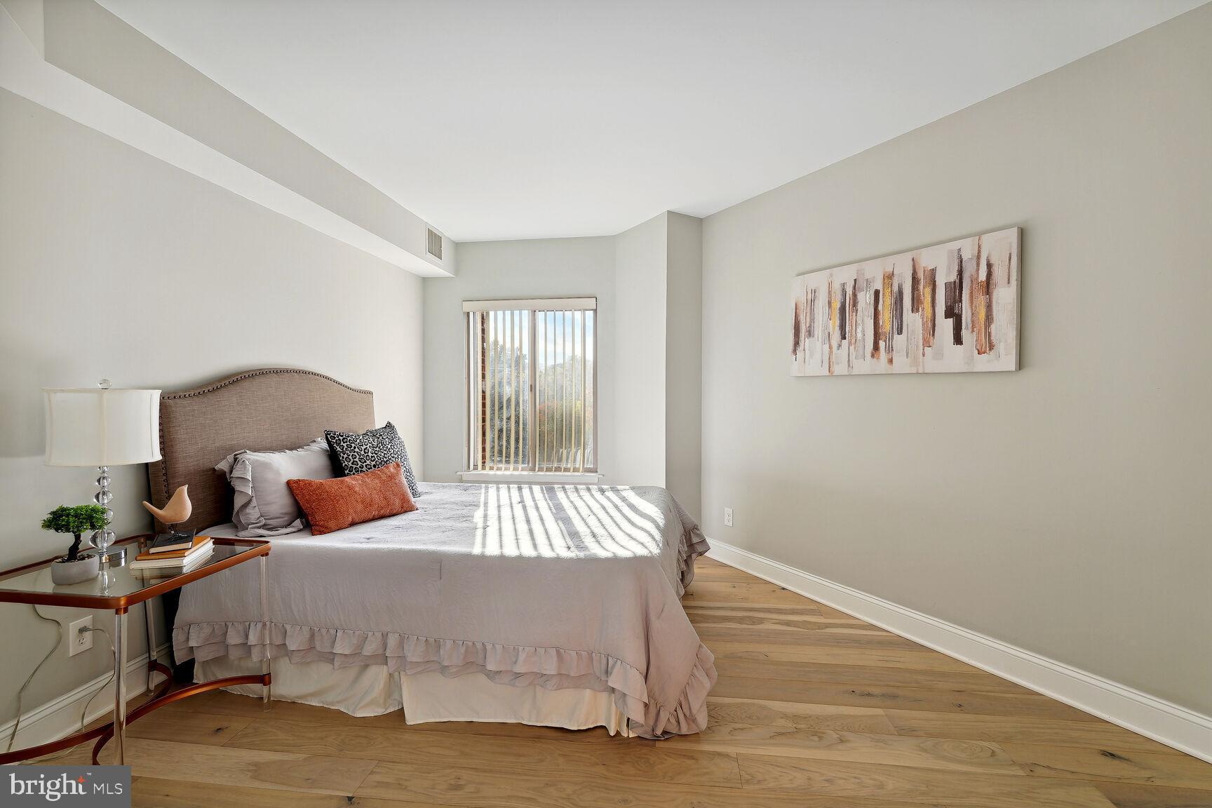 5802 Nicholson LANE Unit: 2-306