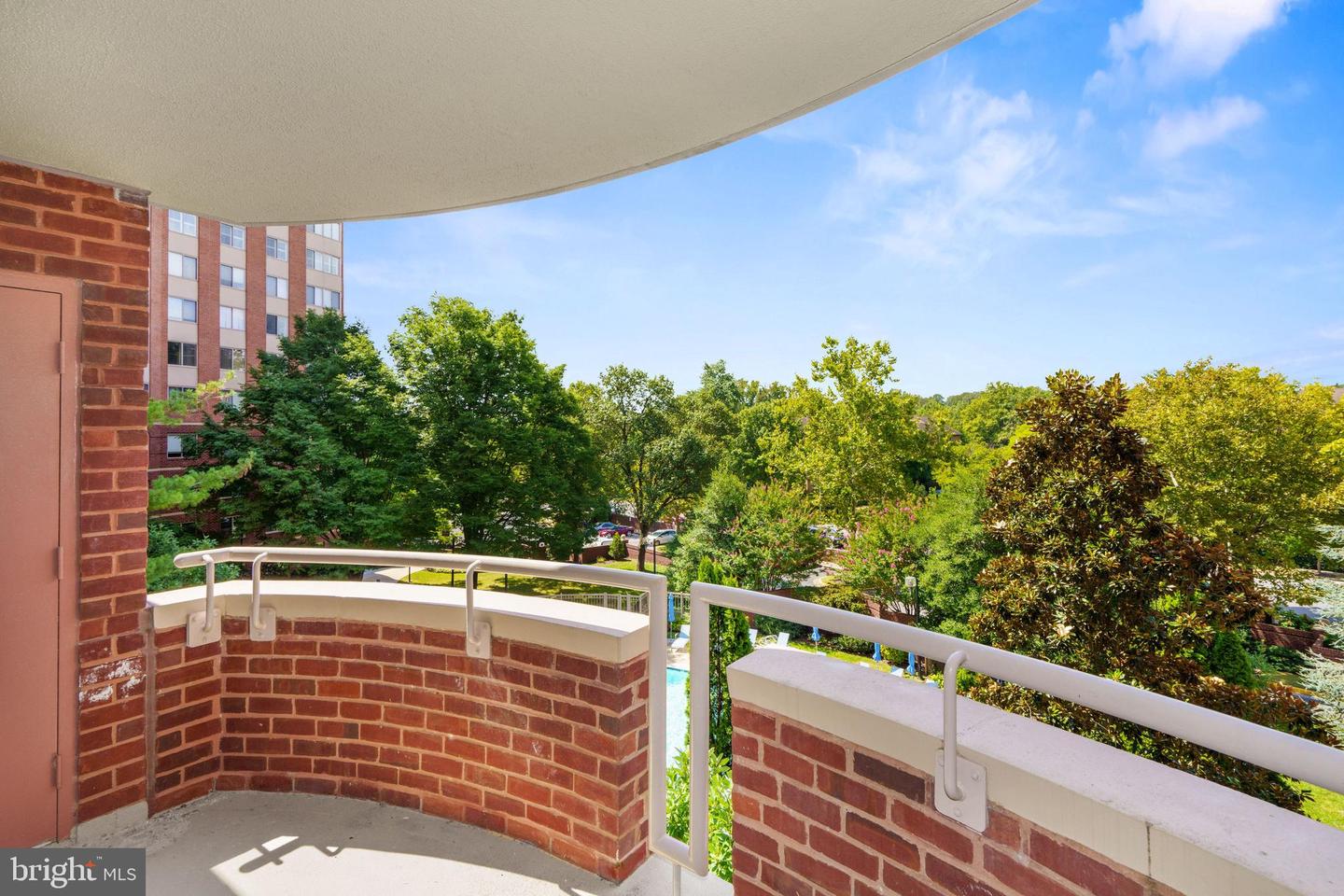 5802 Nicholson LANE Unit: 2-306