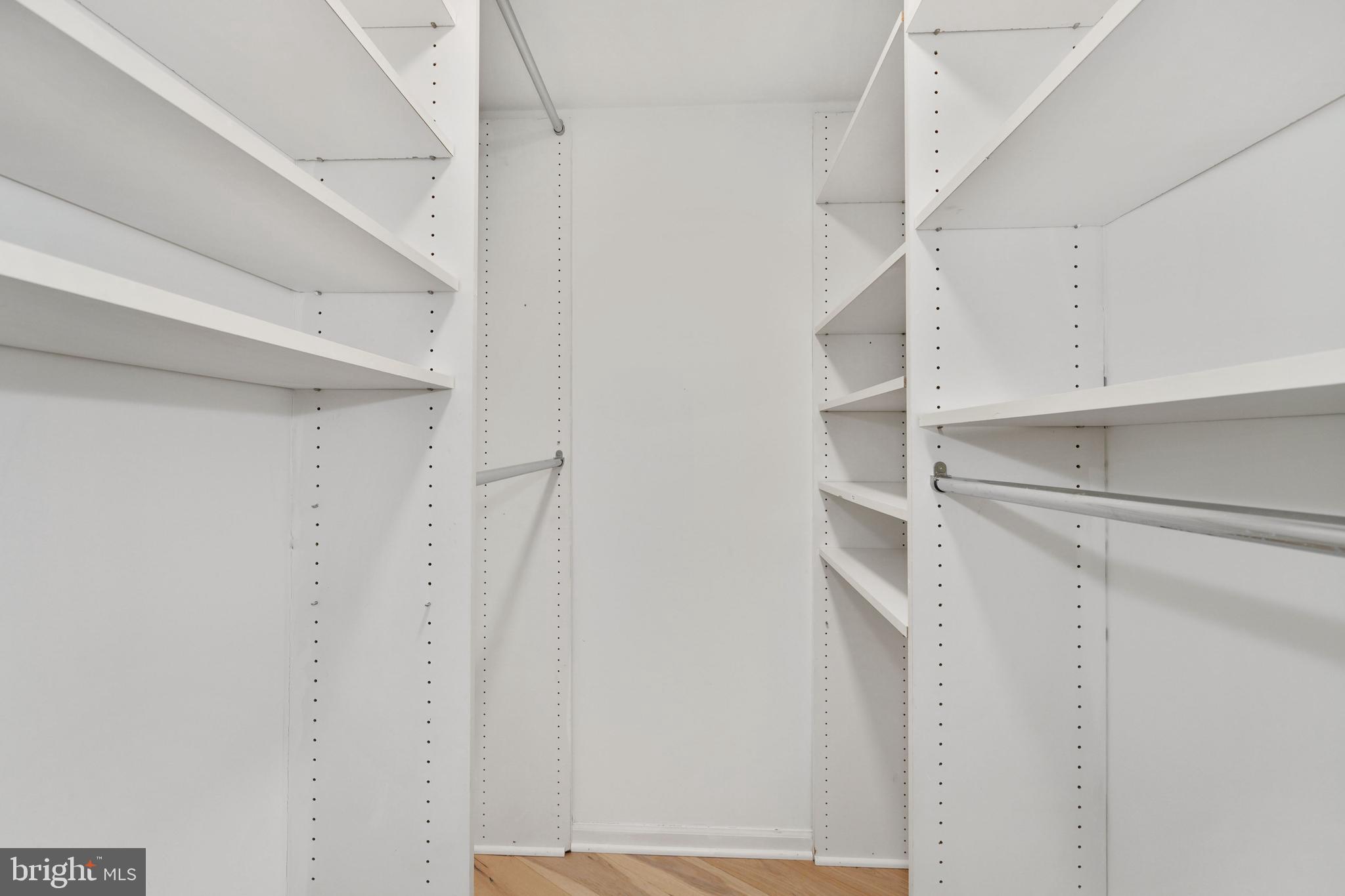 5802 Nicholson LANE Unit: 2-306