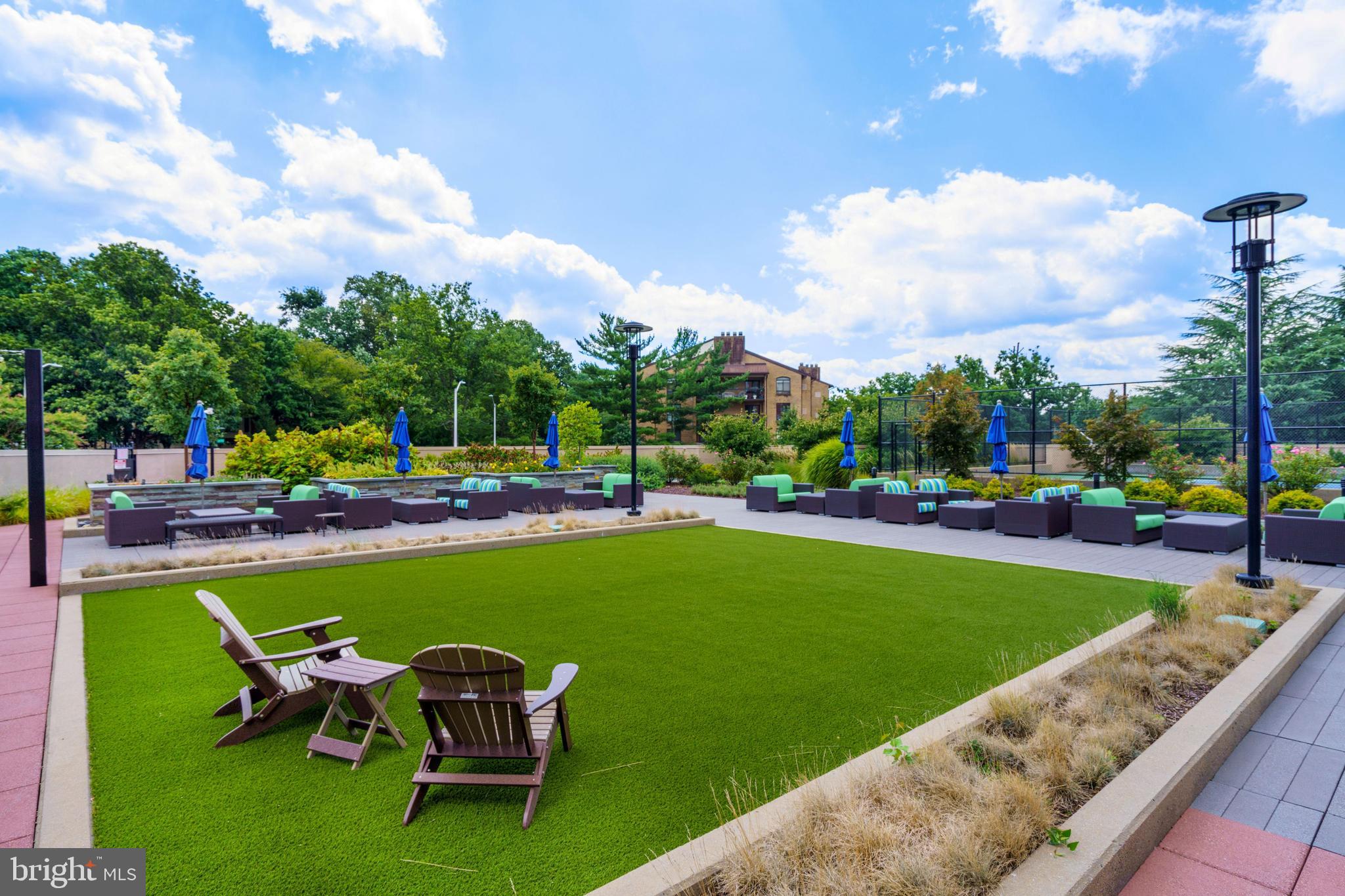 5802 Nicholson LANE Unit: 2-306