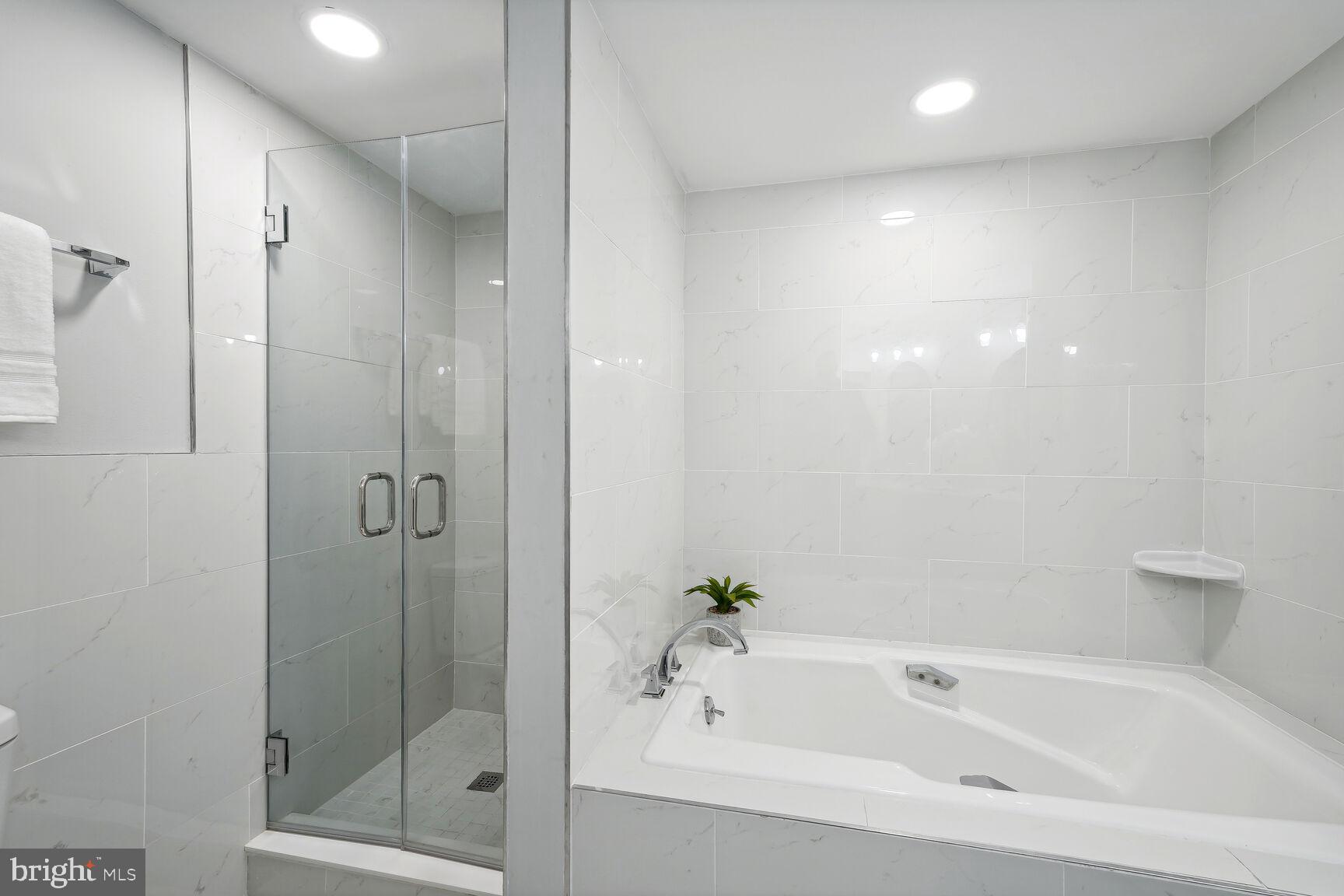 5802 Nicholson LANE Unit: 2-306