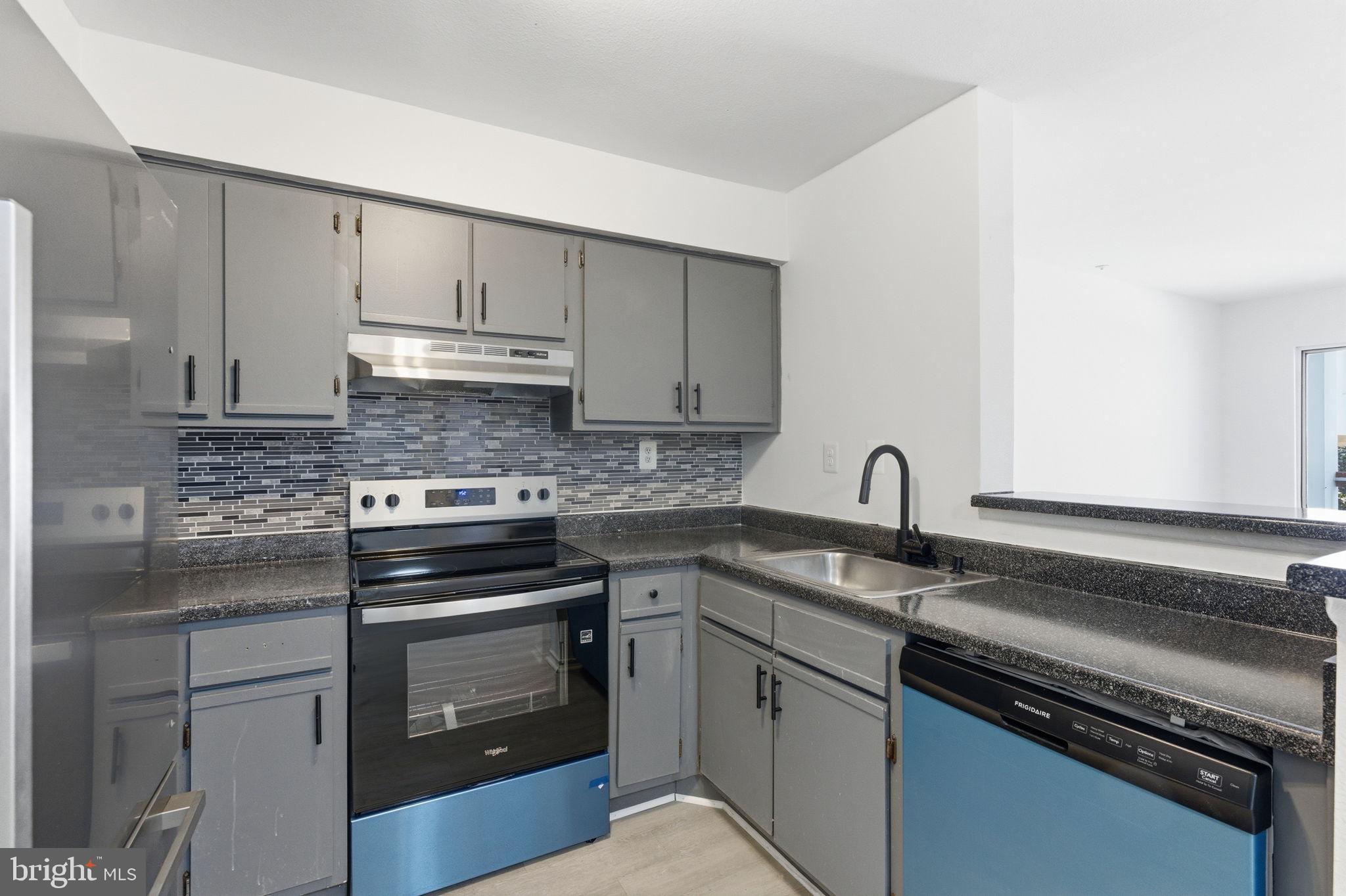 9900 BOYSENBERRY WAY 268-4