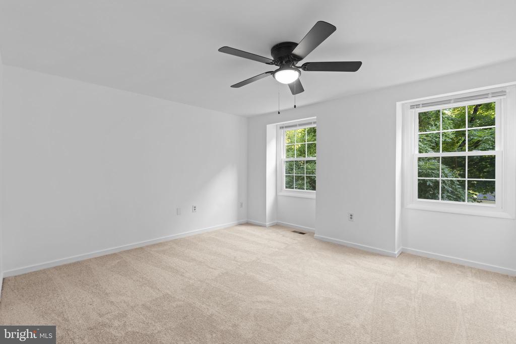 13010 Renfrew Cir