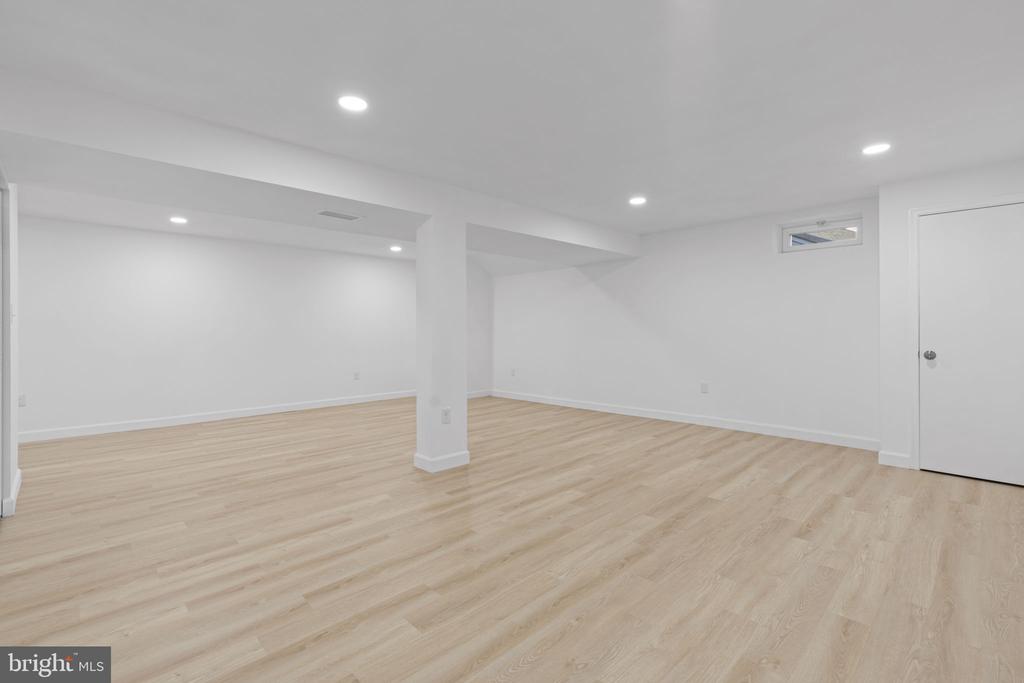 13010 Renfrew Cir