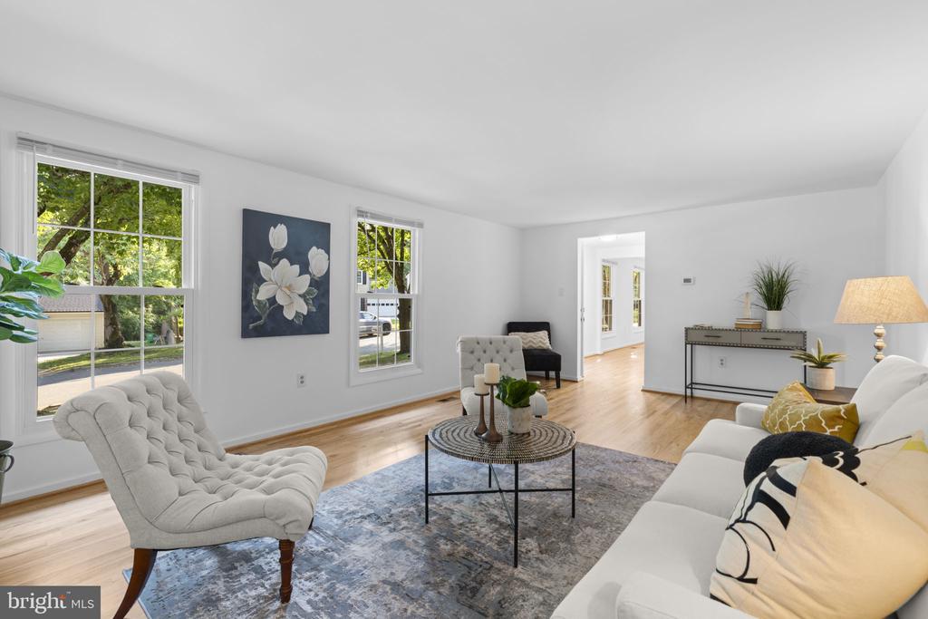 13010 Renfrew Cir