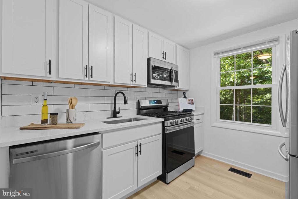 13010 Renfrew Cir