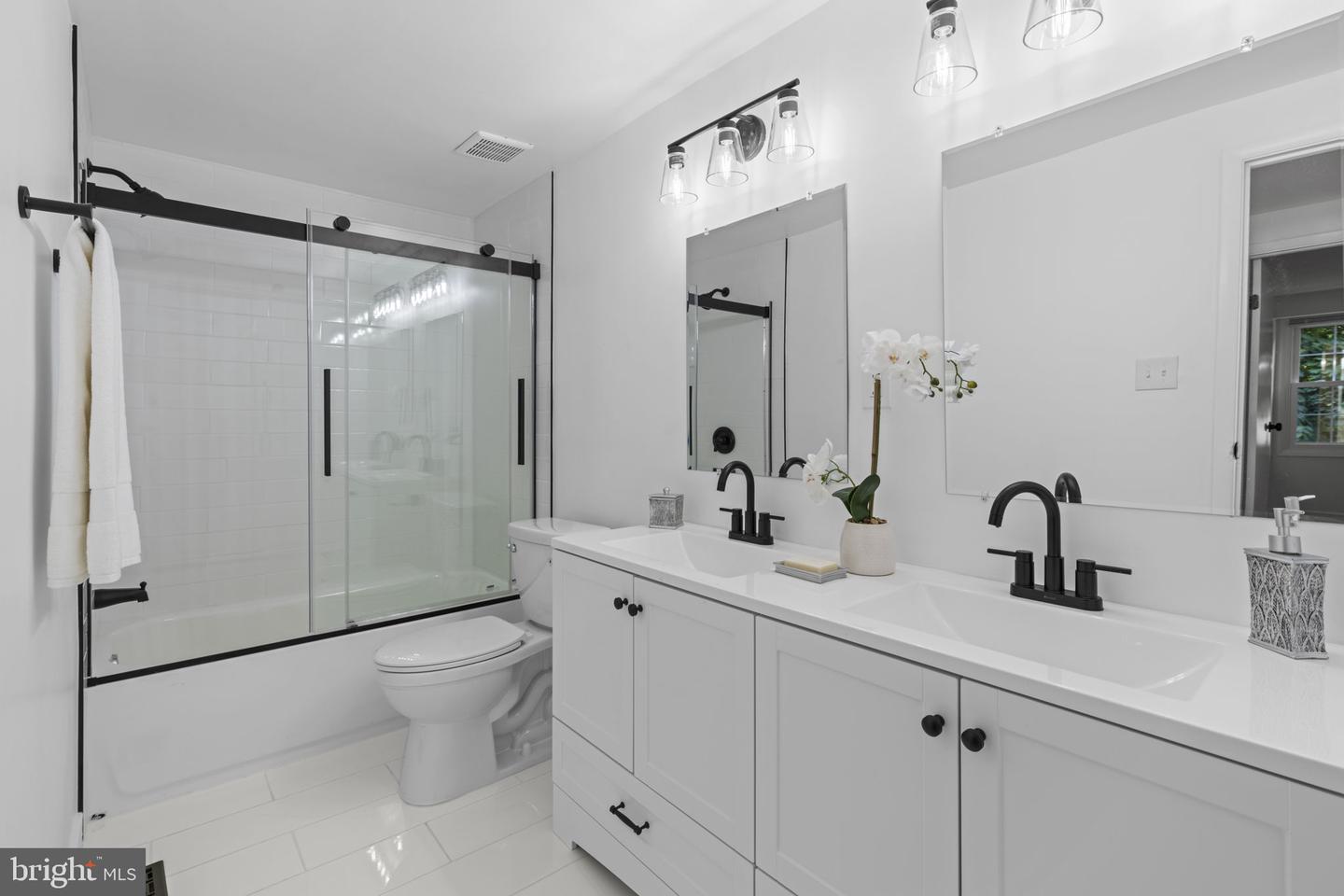 13010 Renfrew Cir